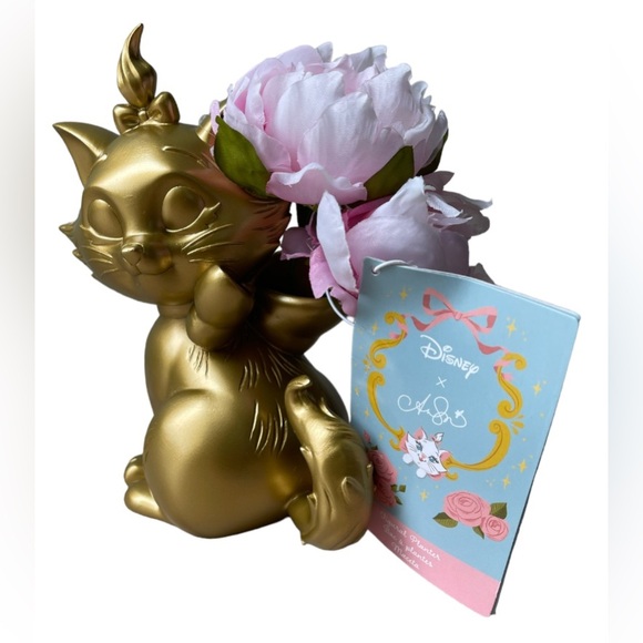 DISNEY PARKS ANN SHEN ARISTOCATS MARIE GOLD STATUE VASE PEONIES - Picture 2 of 6